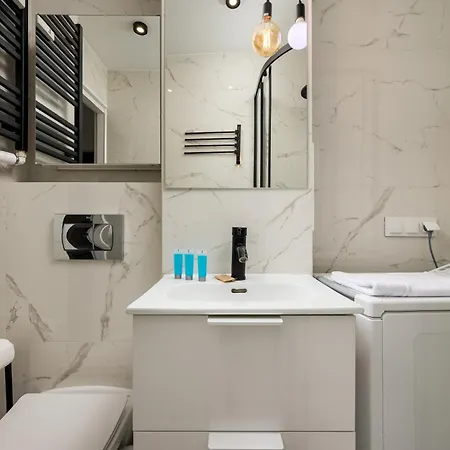Metro Kondratowicza Stylish By Bookinghost Apartamento *